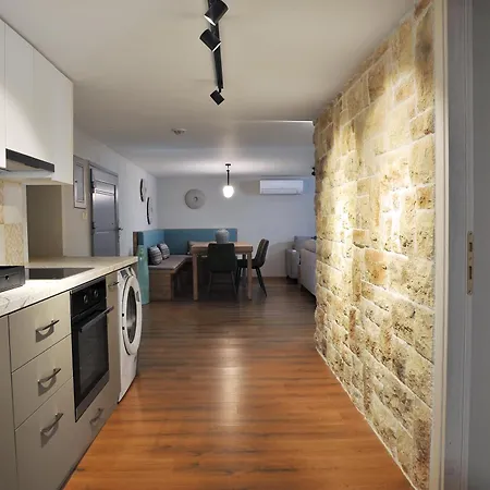 Sir T * Floka (Messenia)