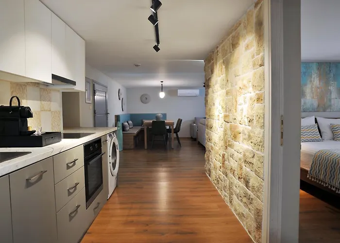 Sir T * Floka (Messenia)